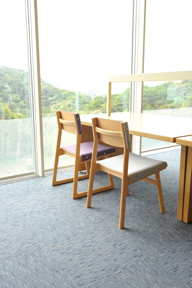 LIB CHAIR 01 / 02 1