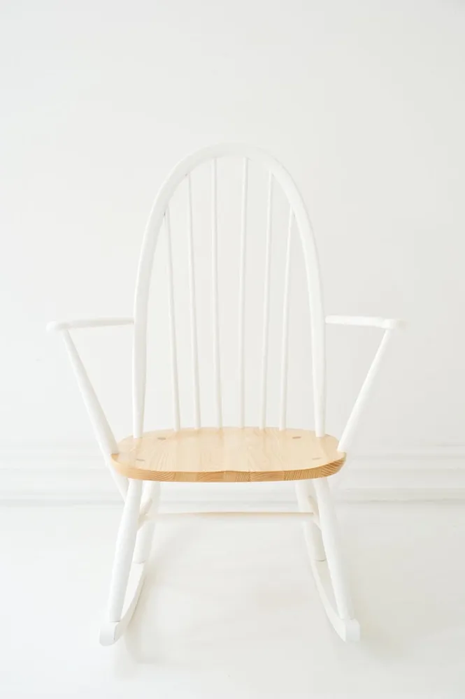 QUAKER ROCKING CHAIR 1