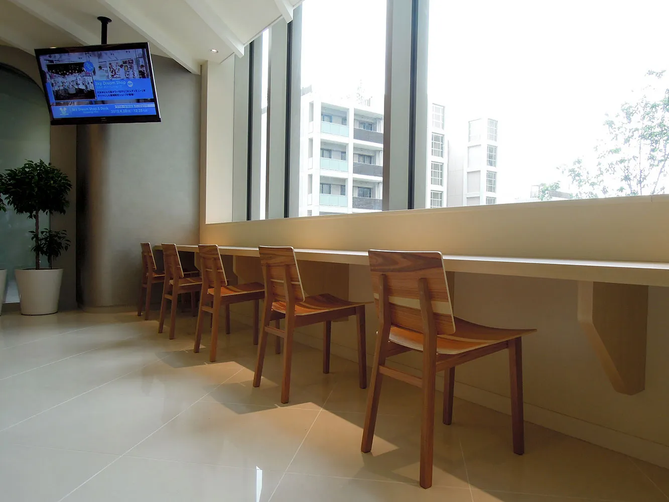 ARK HILLS SENGOKUYAMA MORI TOWER | REFRESH ROOM 2