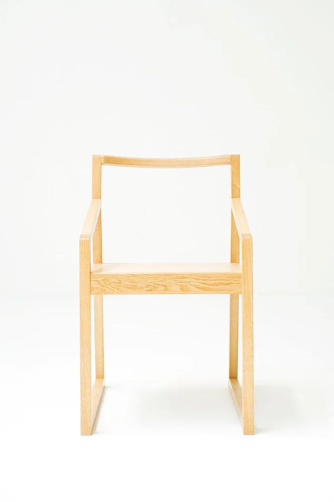 LEIF CHAIR 01 2