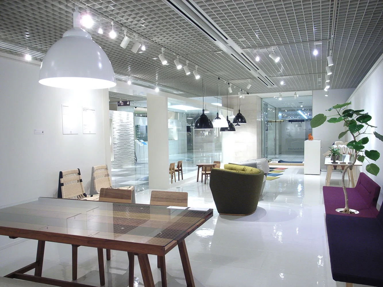 LIVING DESIGN CENTER OZONE 2010 3