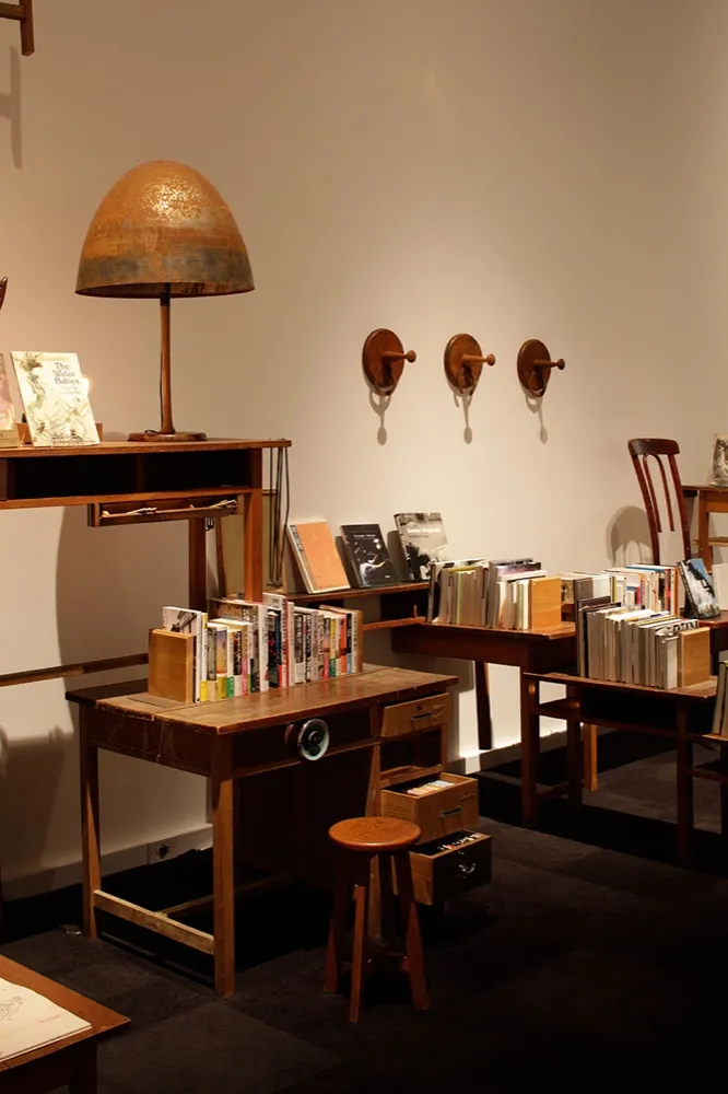 NATURE BOOK LOUNGE 3