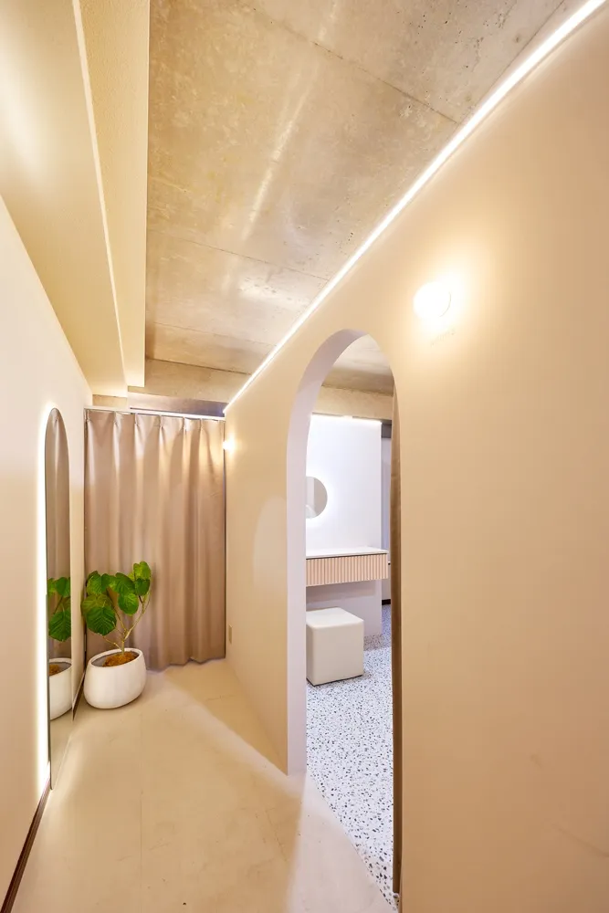 Uru total beauty salon 4