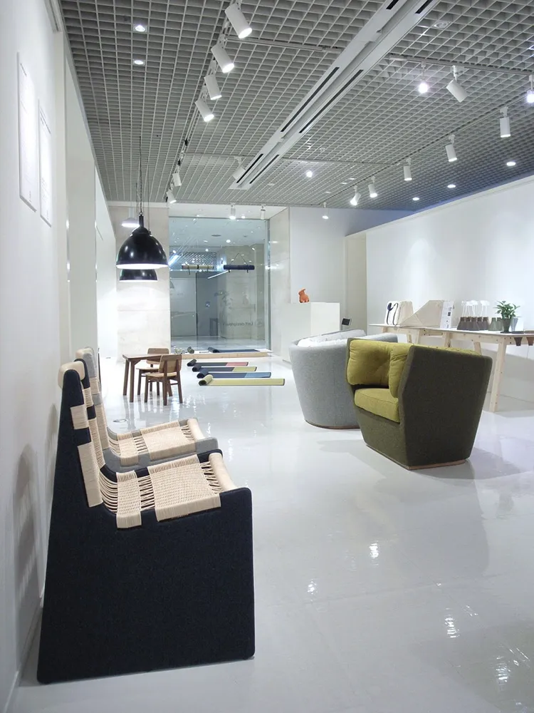 LIVING DESIGN CENTER OZONE 2010 4