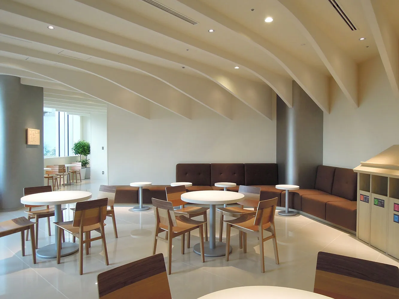 ARK HILLS SENGOKUYAMA MORI TOWER | REFRESH ROOM 4