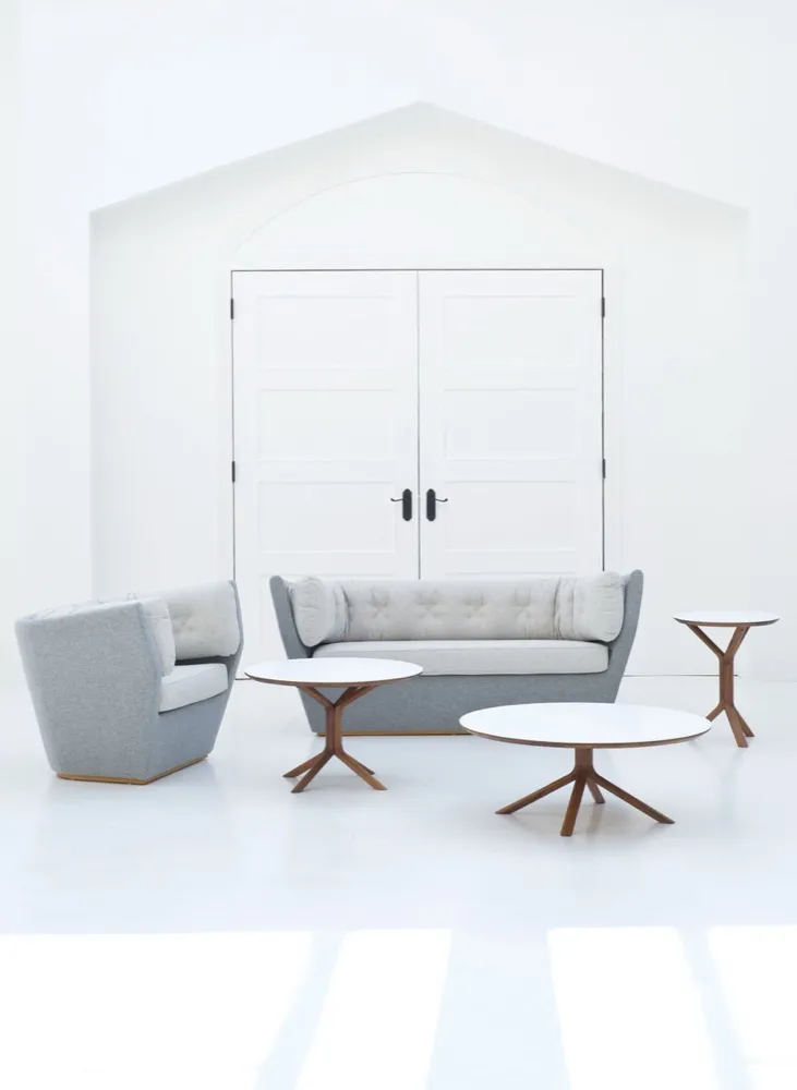 HUG LOUNGE ARM CHAIR 4