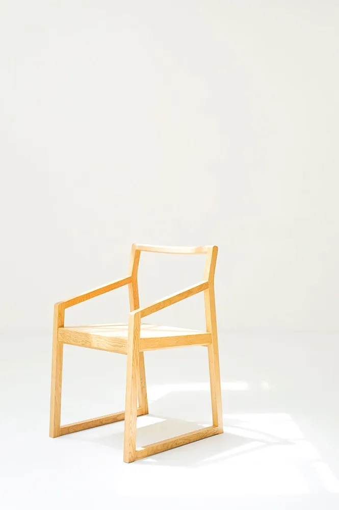 LEIF CHAIR 01 5