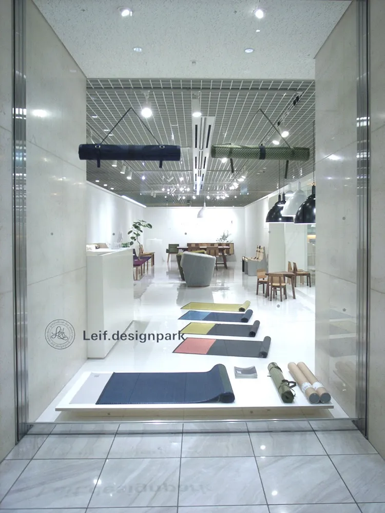 LIVING DESIGN CENTER OZONE 2010 6