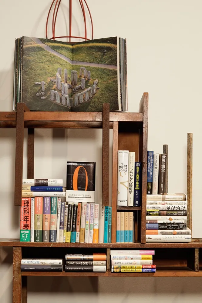 NATURE BOOK LOUNGE 7