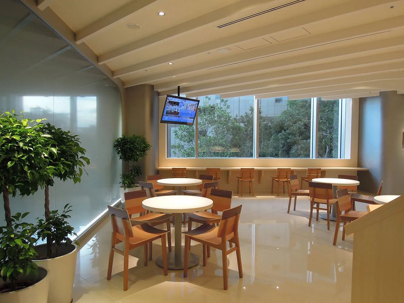 ARK HILLS SENGOKUYAMA MORI TOWER | REFRESH ROOM 8