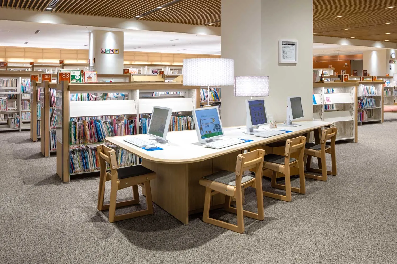 Lib Chair in Okinawa Prefectural Library 9